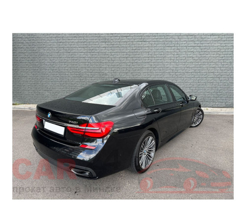 BMW 740i