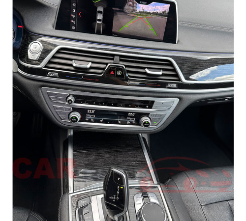 BMW 740i